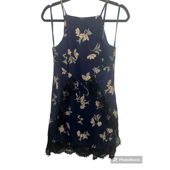 ✨SugarLips Navy Multi Floral Halter Front Self-Tie Lace Trim Slip Sz S Dress✨ - Picture 4 of 8